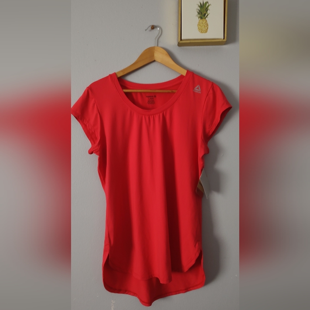 Reebok Red Athletic Tee - L/G